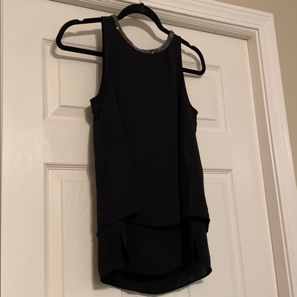 NWT jeweled collar sleeveless blouse